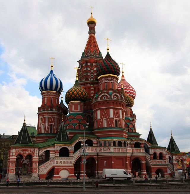 早餐早餐后前往游览: ◆红场及周边景点(总共约 90 分钟)--莫斯科市